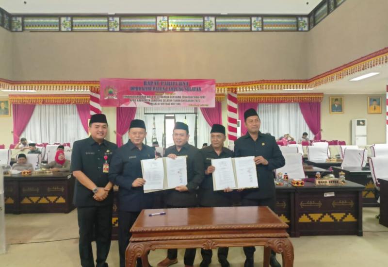 Bersama DPRD, Pemkab Lamsel Tandatangani Nota Kesepakatan KUA-PPAS APBD TA 2023