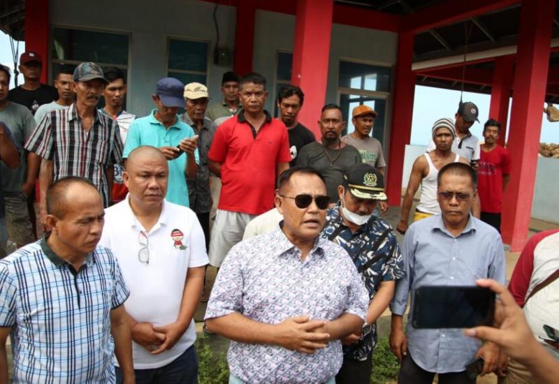 Bupati Nanang Tampung Aspirasi Nelayan Terkait Tambatan Perahu di TPI Desa Way Muli Timur