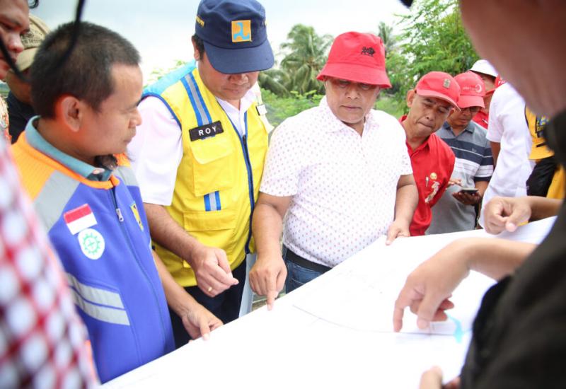 Bupati Nanang Tinjau Saluran Irigasi Yang Akan Di Normalisasi Di Bandar Agung