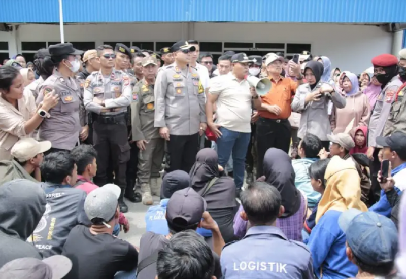 Bupati Nanang Berhasil Mediasi, Buruh PT SSH Dapat THR Penuh