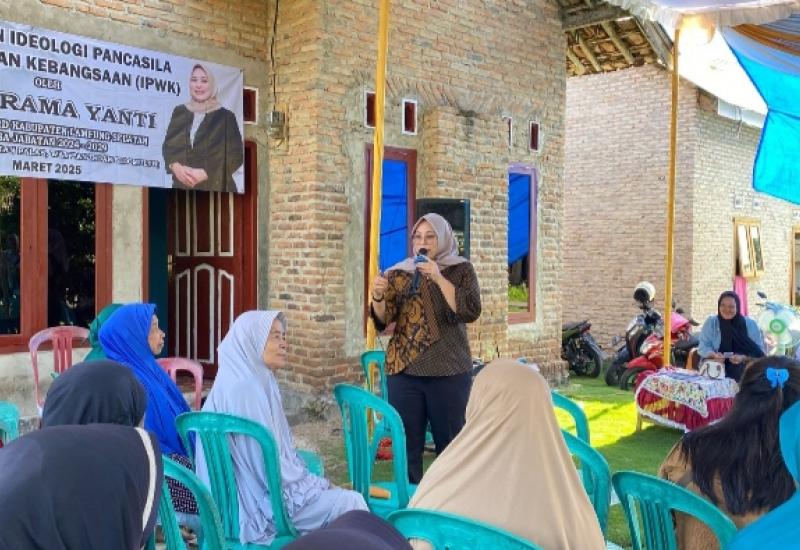 Ketua Komisi III DPRD Lamsel Yuti Rama Yanti Sosialisasi Ideologi Pancasila dan Wawasan Kebangsaan
