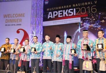 Walikota Bengkulu Helmi Hasan menghadiri saat pembukaan munas V APEKSI di Jambi