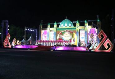 Demi memberikan dukungan moril dan motivasi berlomba kepada kafilah   Lampung Selatan, Asisten dan Staf Ahli Bupati beserta Kepala Perangkat Daerah   datang langsung ke pembukaan Musabaqah Tilawatil Qur’an (MTQ) ke-49 Tingkat   Provinsi Lampung di Alun-Alun Simpang Pematang Kabupaten Mesuji, Sabtu (3/12).