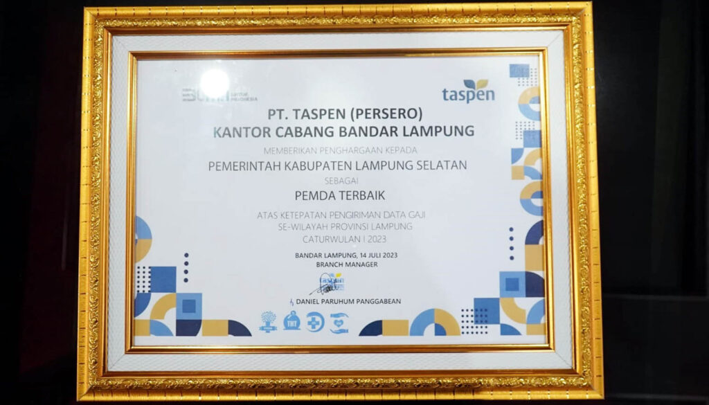 Jadi Pemda Terbaik, Pemkab Lampung Selatan Terima Penghargaan dari PT Taspen 