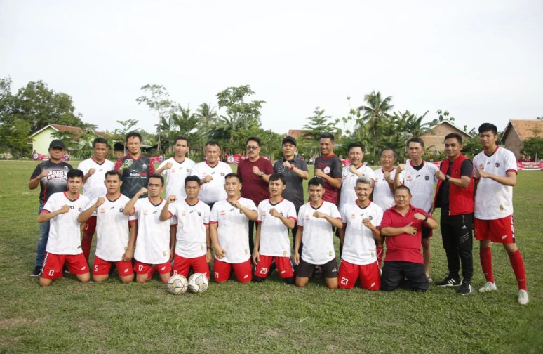 Tim Bupati Nanang Red Brothers Menang  Atas KUPT Kesehatan Natar Dalam Pertandingan Persahabatan 