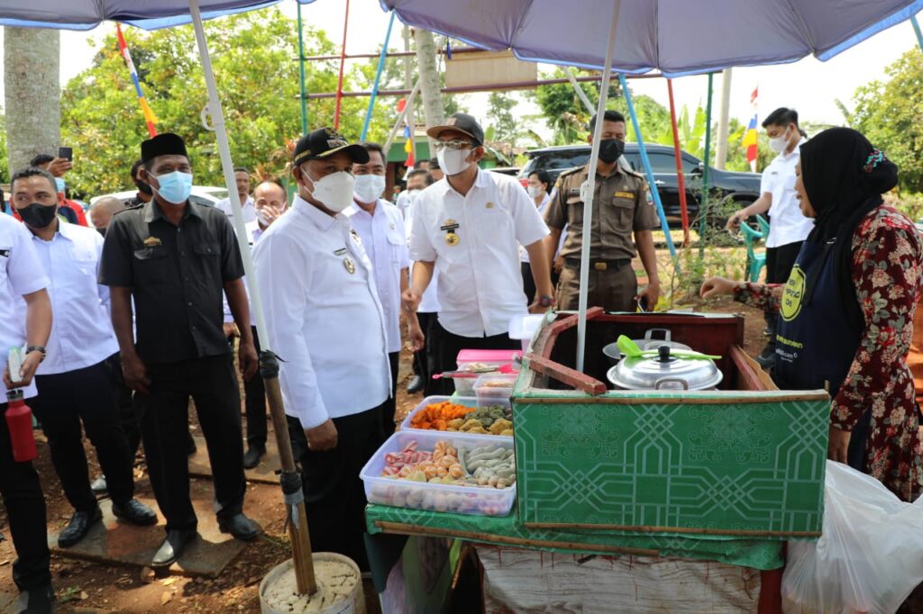 Dukung UMKM, Bupati Nanang Tinjau Kuliner Kampoung Si Oke
