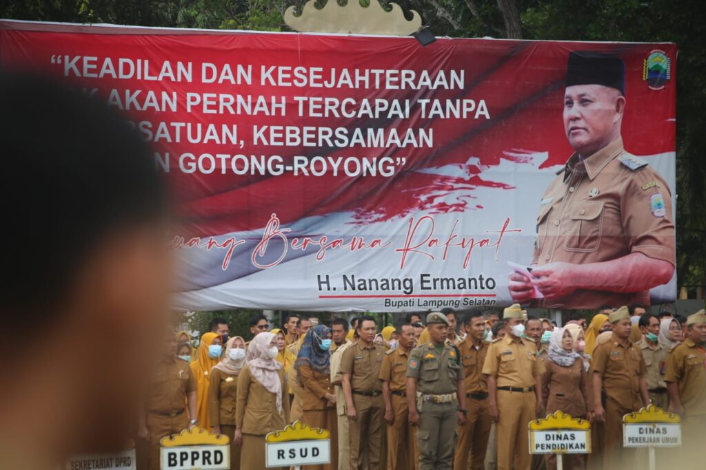 Bupati Lamsel Nanang Pimpin Apel Perdana Tahun 2023