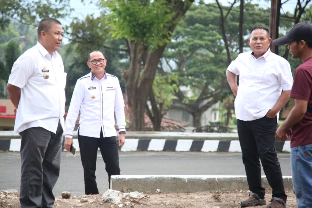 Proses Pembangunan Dua Air Mancur Ditinjau Langsung Bupati Nanang