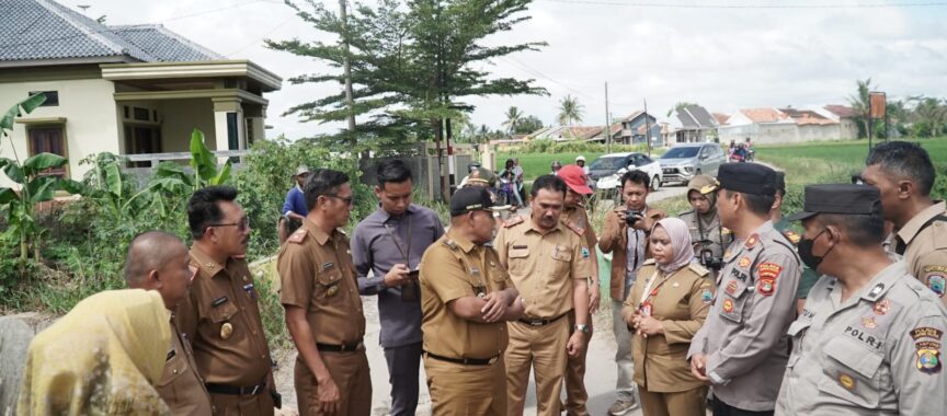 Tinjau Jembatan Rusak di Desa Sidosari, Bupati Nanang Instruksikan Dinas PUPR 