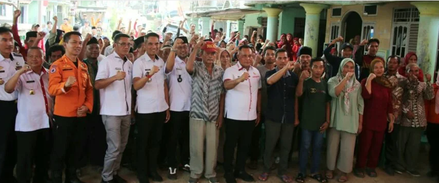 121 Rumah Terdampak Puting Beliung, Bupati Nanang Ermanto Serahkan Bantuan