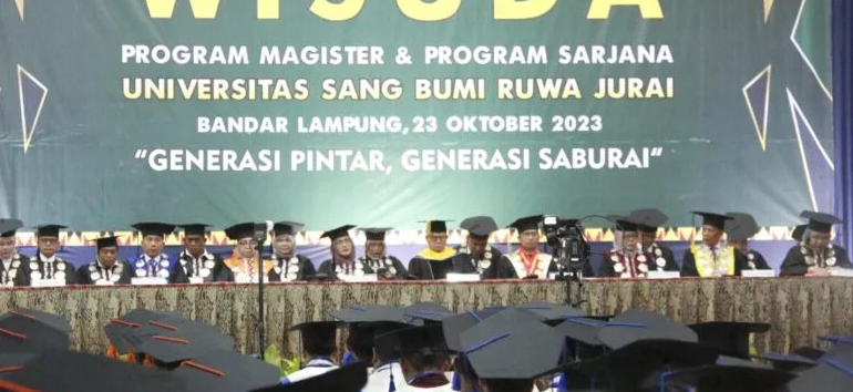 Bupati Nanang Hadiri Wisuda Program Magister dan Program Sarjana Universitas Saburai 