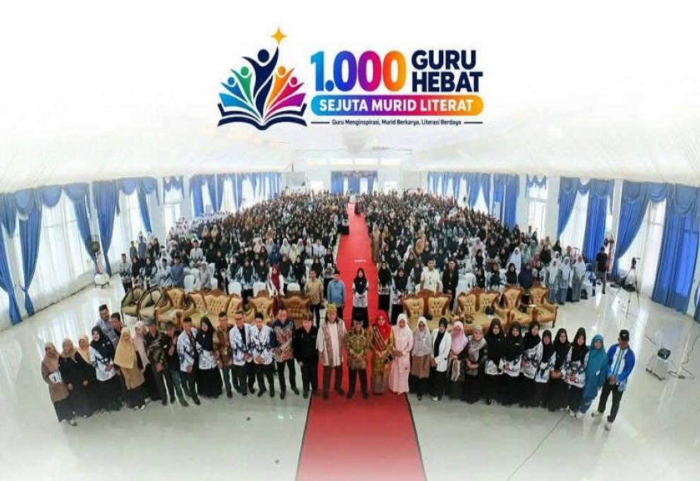 FPL Pasbar Hadirkan Gol A Gong ke Pasaman Barat, Aksi Bupati Yulianto Borong Buku Jadi Perhatian