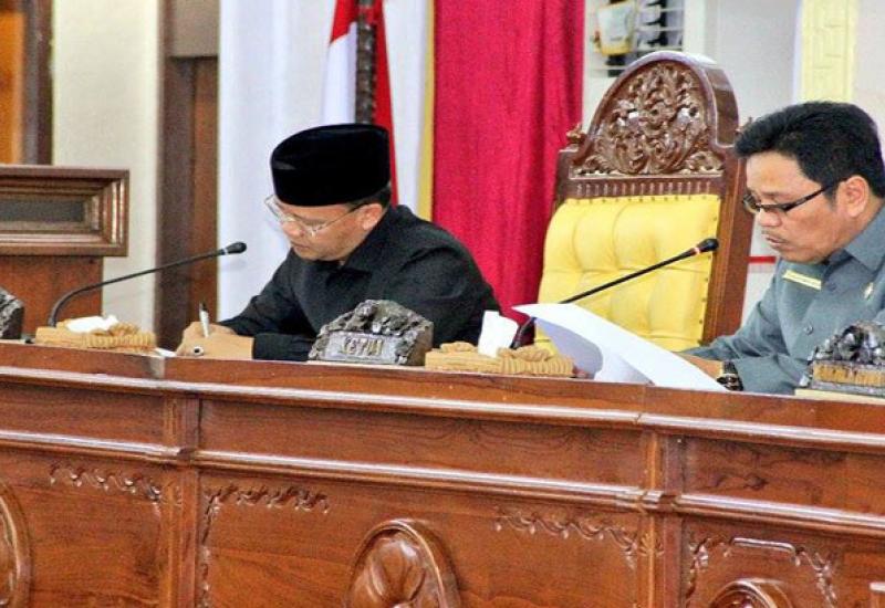 Sidang Paripurna DPRD Provinsi Bengkulu terhadap Raperda, Senin, (07/08/2017)