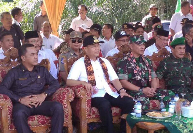 Plt Gubernur menghadiri Kegiatan Upacara Pembukaan TMMD Ke-100 T.A.2017 Kodim 0407/Bengkulu