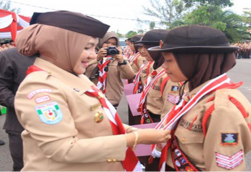 Wakil Walikota Bengkulu Berikan Anugerah Tanda Kecakapan Pramuka Garuda Kepada Anggota Pramuka 2017, Rabu (30/08/2017)