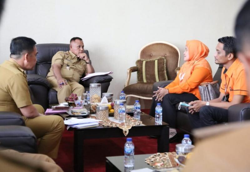 Audiensi Bersama Pos Indonesia Cabang Bandar Lampung, Ini Pesan Bupati Dalam Penyerahan BSST