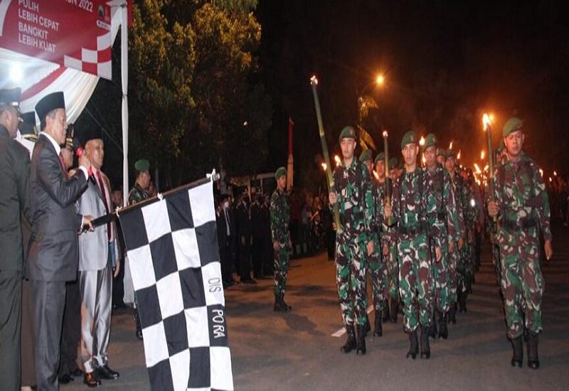 Pemerintah Kabupaten Lampung Selatan kembali mengadakan tradisi   pawai obor dalam rangka menyambut Hari Ulang Tahun (HUT) ke-77 Kemerdekaan   Republik Indonesia (RI), yang sebelumnya tengah fakum akibat pandemi covid-19   yang melanda indonesia, start di depan kantor bupati Lampung Selatan (Lamsel), Selasa (16/8).