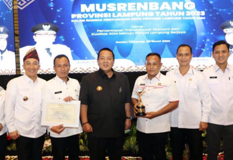 Pemkab Lampung Selatan Raih Penghargaan PPD Saburai Sebagai Kabupaten Terbaik 