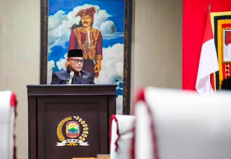 Rapat Paripurna, Bupati Nanag Sampaikan LKPJ Tahun 2022