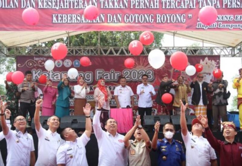 Bupati Nanang Ermanto Buka Ketapang Fair 2023, Siap Tunjukan Kemeriahan