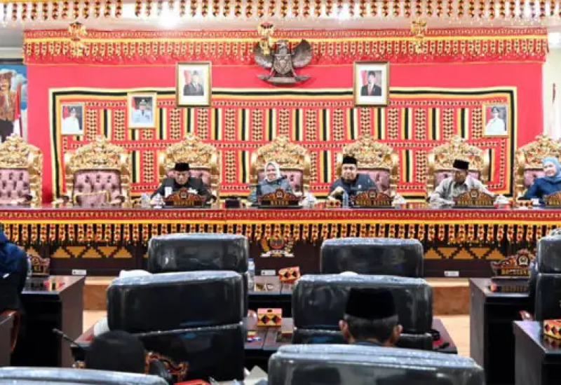 Rapat Paripurna, 8 Fraksi DPRD Lamsel Setujui APBD 2025