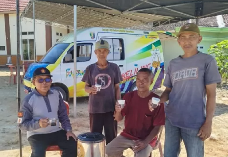 Bayar Pajak Semakin Asyik, Anggota DPRD Lamsel H. Dwi Riyanto Bagikan Kopi Gratis