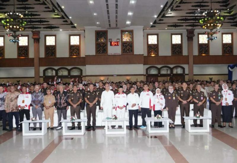 Gema Sholawat Ribuan Anggota BPD Jawa Timur Sambut Prof Reda, Perkuat Sinergi Jaga Desa untuk Indonesia Berdaulat