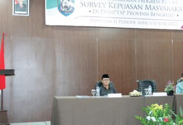 Rapat Penyampaian Progres Report Survey Kepuasan Masyarakat Triwulan II 2017, Kamis (27/7/2017)