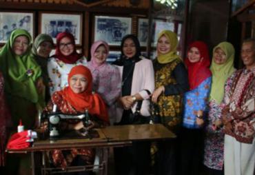 Menteri Sosial RI Khofifah Indar Parawansa saat berkunjung di kediaman Ibu Negara RI Fatmawati Soekarno, Sabtu, (12-08-2017)