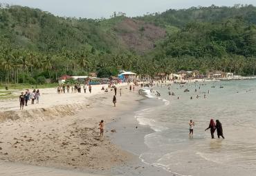 Pantai Minang Rua yang berlokasi di Dusun Minang Rua Desa Kelawi Kecamatan Bakauheni Lampung Selatan menjadi destinasi wisata pantai yang eksotis di Tahun Baru 2020.