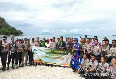 Kapolres, Gandeng Andika Peduli Penghijauan Di Pulau Mengkudu 