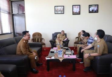 Audensi, Bupati Lampung Selatan Dukung Pengelola Sepatu Asal Desa Seloretno