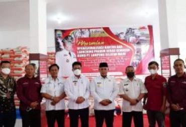 Bupati Meresmikan Operasionalisasi Kantor dan Lauching Produk Beras Kemasan BUMD