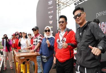 Pemerintah Kabupaten Lampung Selatan (Pemkab Lam-Sel) bersama dengan Respati Management dan   Brothers Dog menggelar Kejuaraan Motocross dan Grasstrack Dirtwar Championship 2022 yang dibuka oleh Bupati   Lam-Sel, H. Nanang Ermanto dalam rangka memperingati HUT ke-66 Kabupaten Lampung Selatan yang jatuh pada   tanggal 14 November 2022.di Arena Sirkuit Motocross yang terletak di Desa Kedaton, Kecamatan Kalianda, Minggu   (13/11).