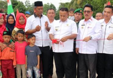 Jalan Cor Beton Sepanjang 2.000 M Diresmikan Bupati Lamsel