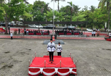 Peringatan HUT Ke-78 PGRI dan HGN Tahun 2023, Bupati Nanang Pimpin Upacara 