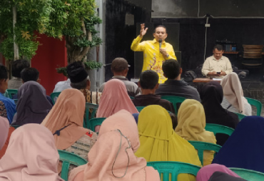 Di Desa Kedaton, Anggota DPRD LAmsel Syaiful Azumar Komitmen Perjuangkan Rabat Beton 