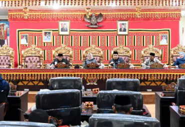 Rapat Paripurna, 8 Fraksi DPRD Lamsel Setujui APBD 2025