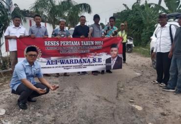 Jalan Rusak Parah, Anggota DPRD Lamsel Ali Wardana Akan Ajukan Di Tahun 2025