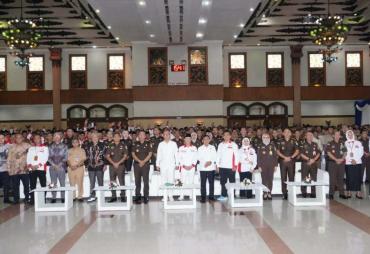Gema Sholawat Ribuan Anggota BPD Jawa Timur Sambut Prof Reda, Perkuat Sinergi Jaga Desa untuk Indonesia Berdaulat